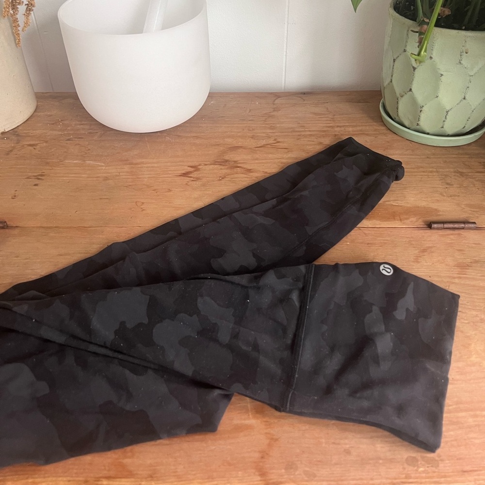 Lululemon Camo Leggings. 8Tall